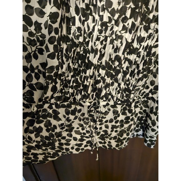 EUC Women's Plus Chiffon Sheer Black & White Leaf Print Blouse Top Size 2X 18-20 - Picture 4 of 7